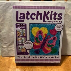 NWB.  Latch Kit. “ Butterfly Mini Rug “ craft kit     Never opened or used ,